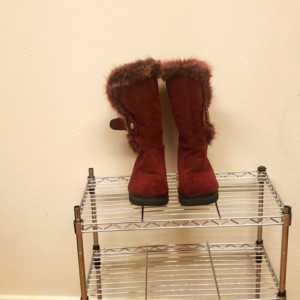 Women boots A A, maroon and gold buckle, size:39